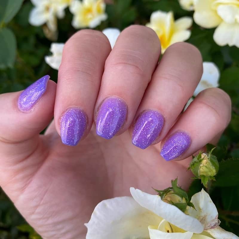 short coffin lavender color nails
