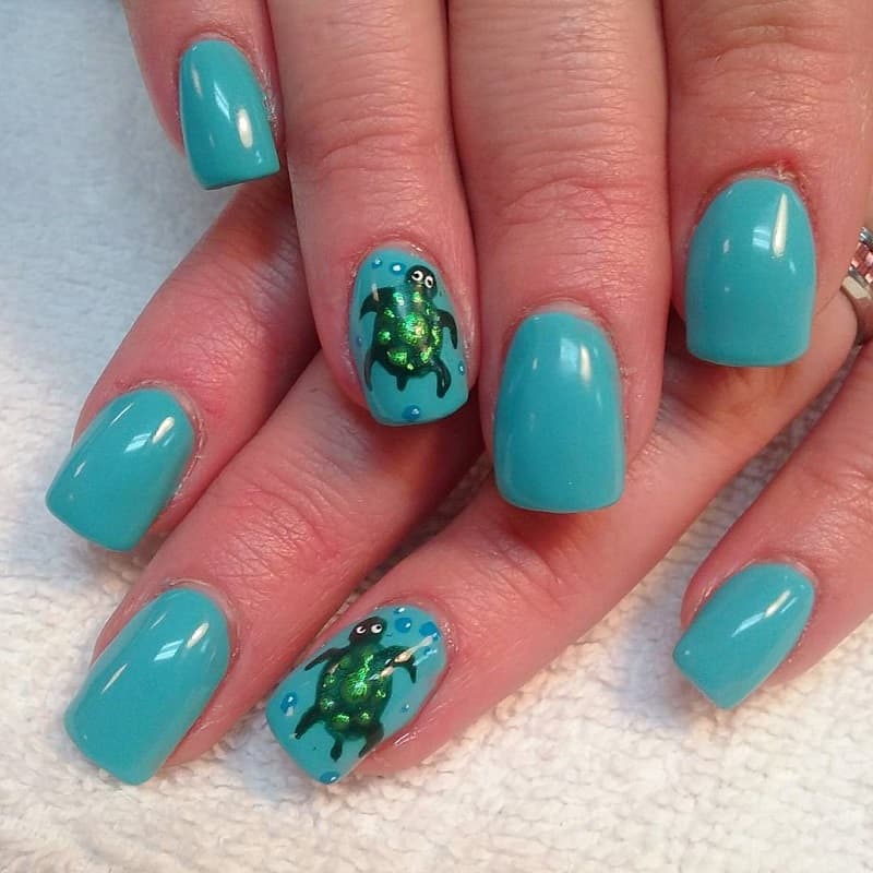 beach turtle nail design