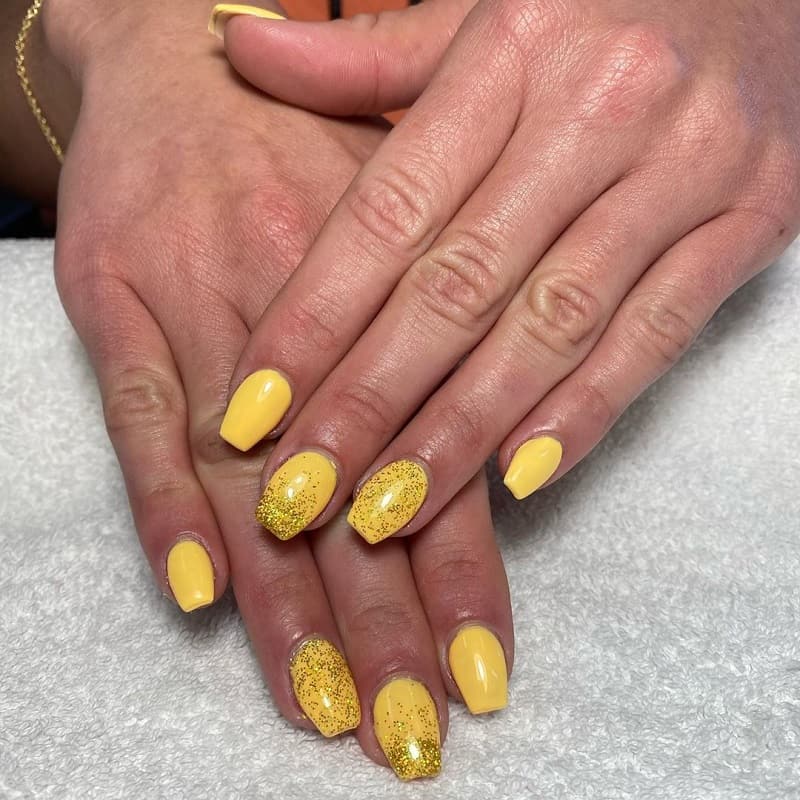 short coffin yellow nails