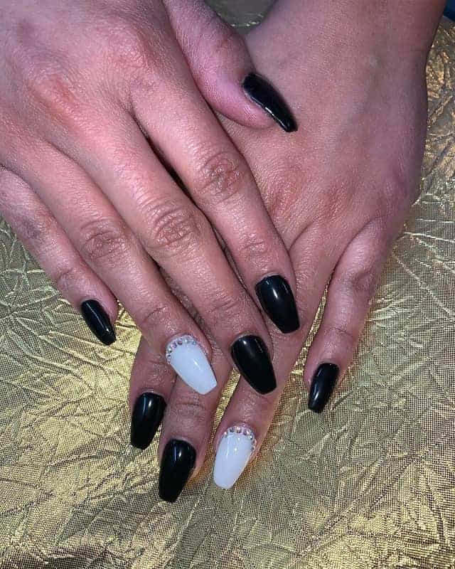 black and white acrylic nails 