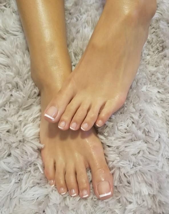 French Tip Toe Nails
