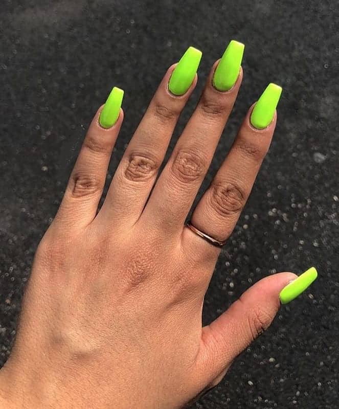 matte lime green nails