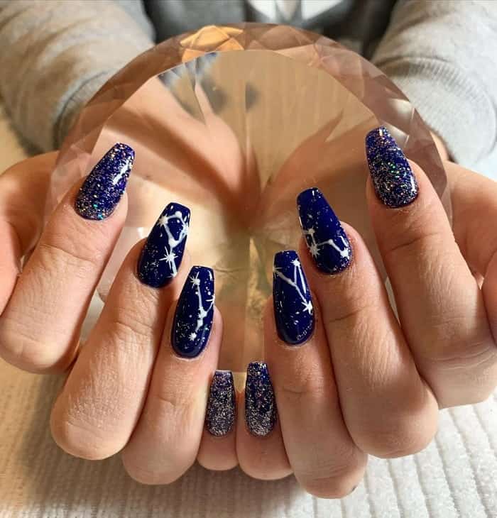 31 Awe-Inspiring Prom Nails To Make Heads Turn – NailDesignCode