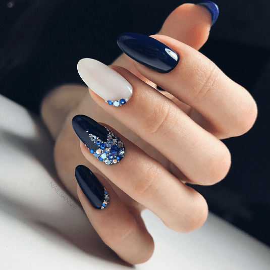 75 Oval Shaped Acrylic Nail Designs for Nail Lovers