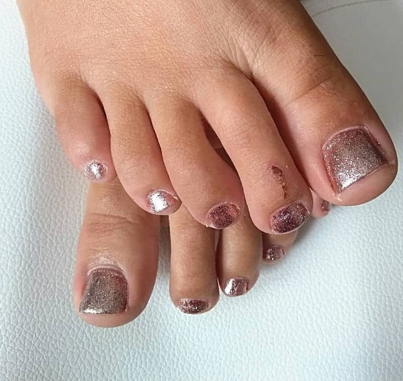 rose gold toe nails