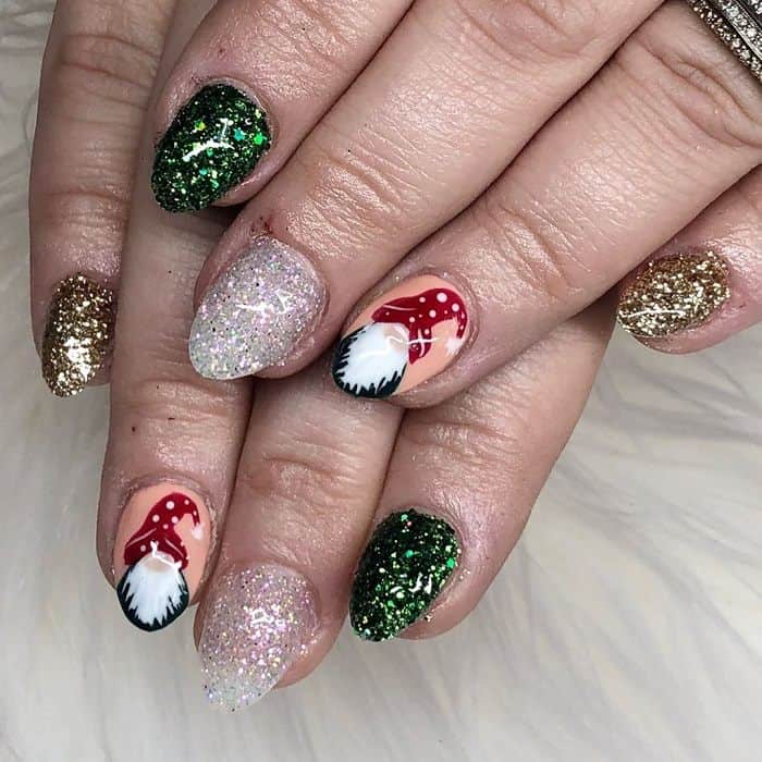 short nail design for Christmas 