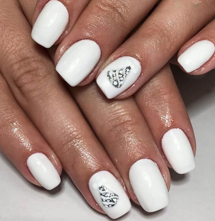 white winter nails 