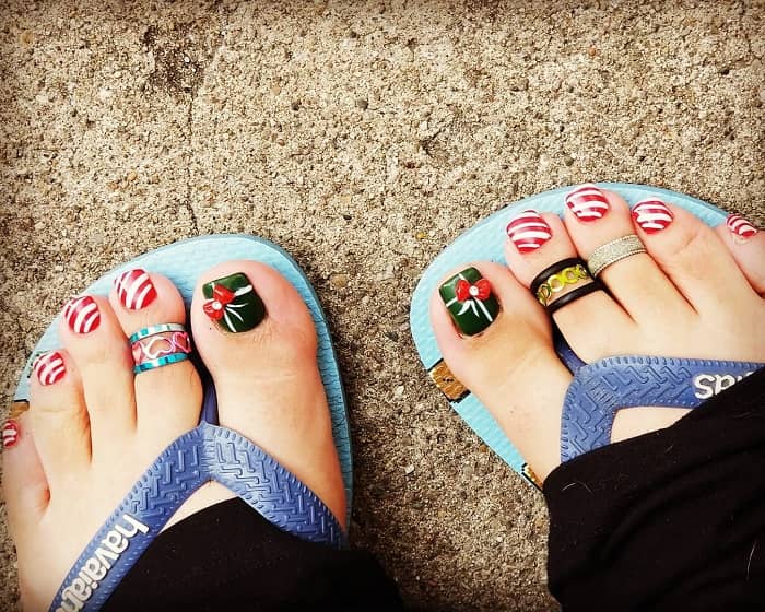 Christmas Toe Nail Design