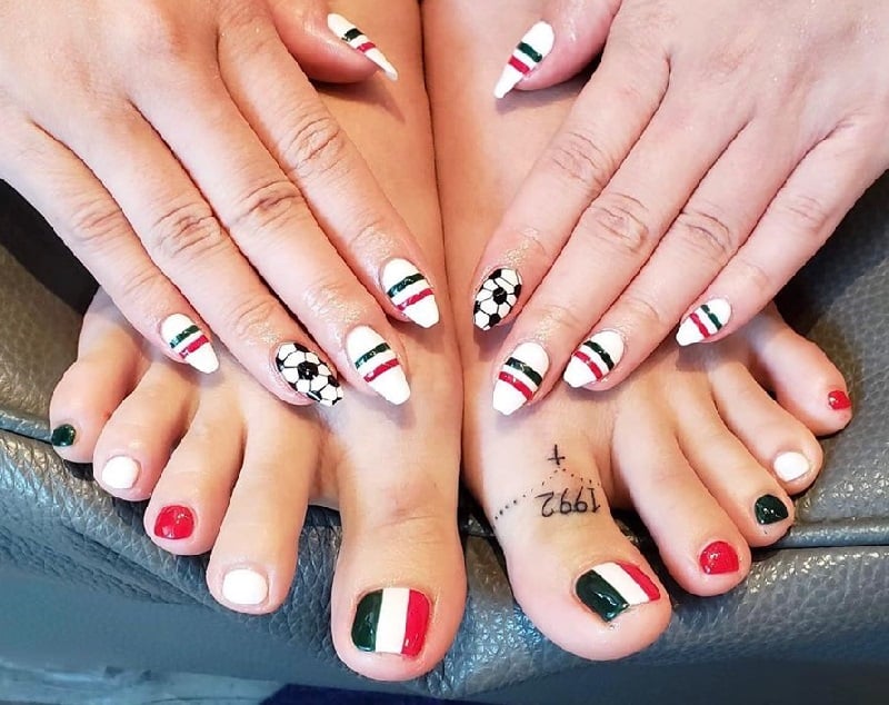 football toe nail art