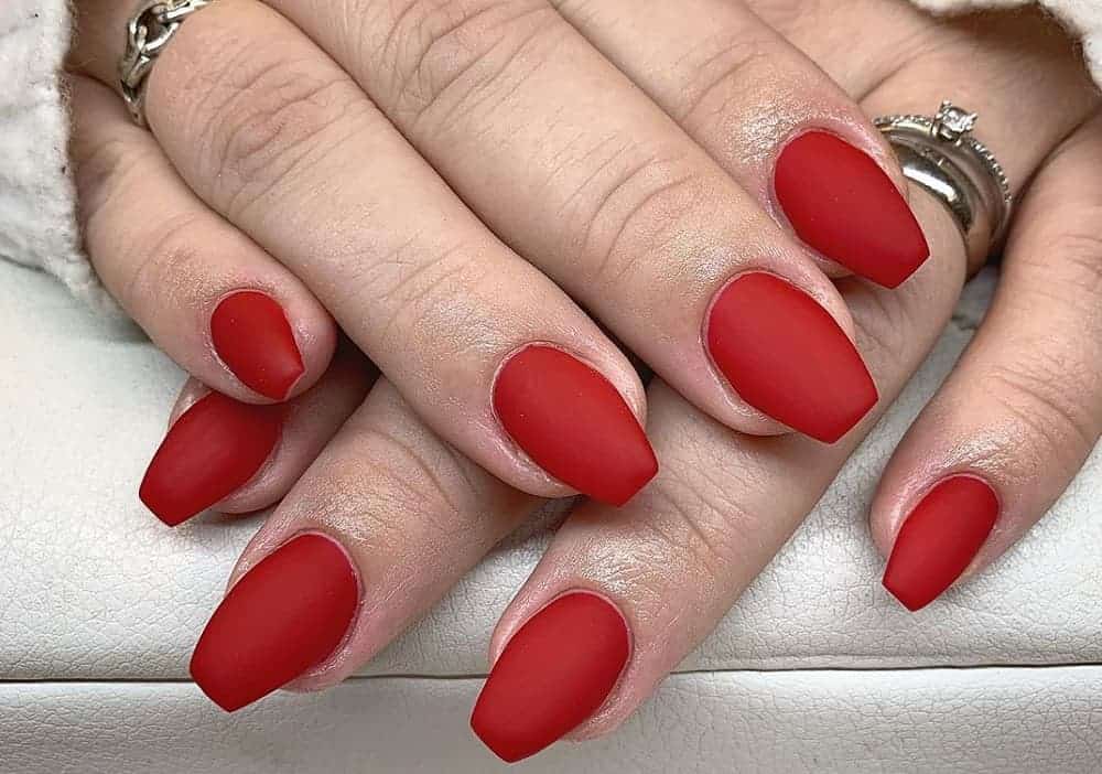11 Cute & Trendy Matte Red Nails to Try in 2024