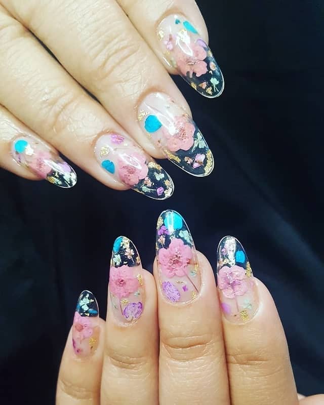 clear nails with flowers 