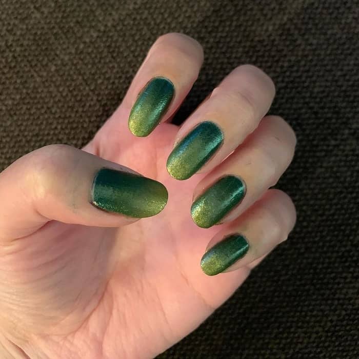 dark green ombre nails