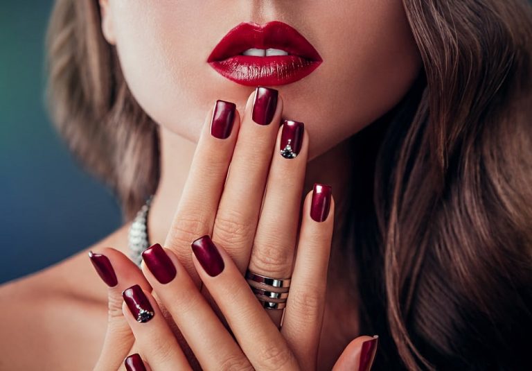17 Classy Dark Red Nails for Beauty and Elegance