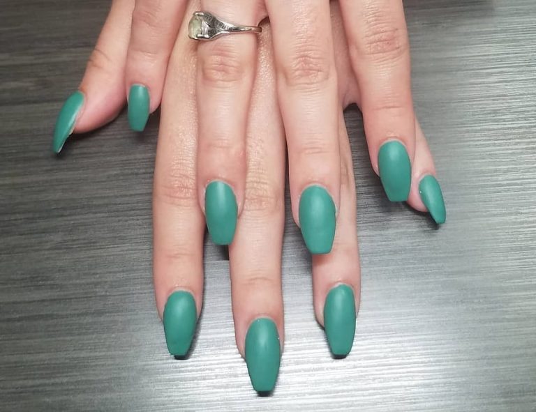 7 Trendy Ways to Wear Green Coffin Nails in 2023