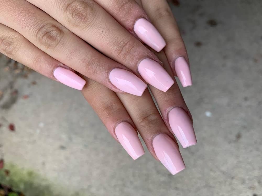 12 Blissful Light Pink Nails That Aren’t Boring