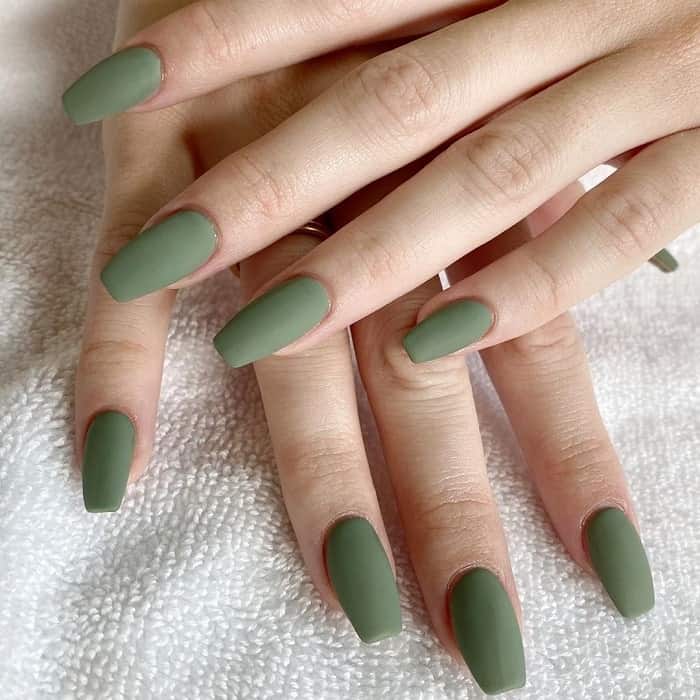 green matte acrylic nails