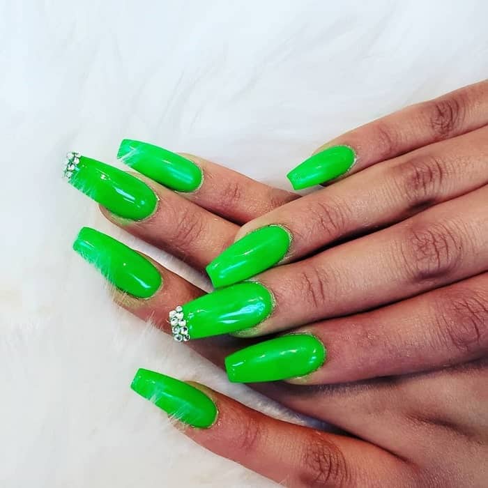 neon green coffin nails