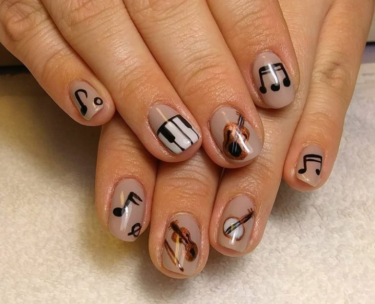 25 Coolest Music Note Nail Designs You'll Love NailDesignCode