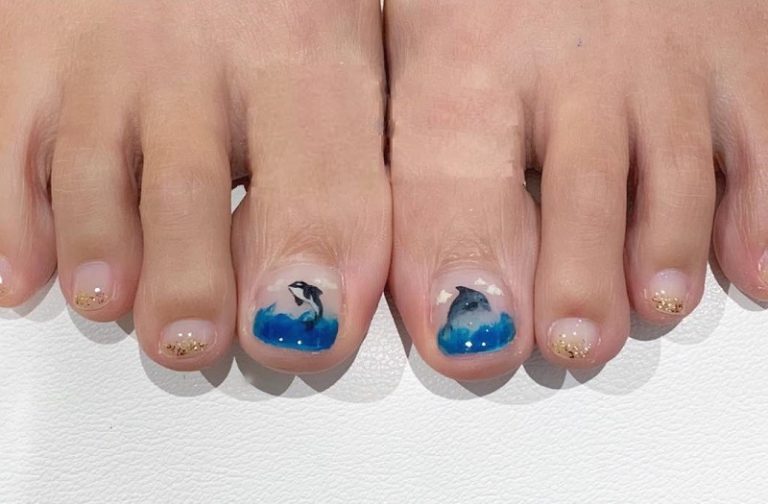4. Simple dolphin toe nail designs - wide 1