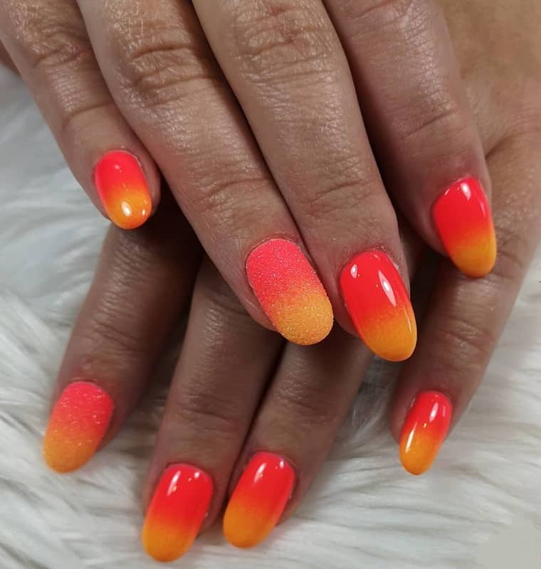 short round ombre nails 