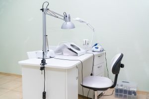 Nail length: medium.