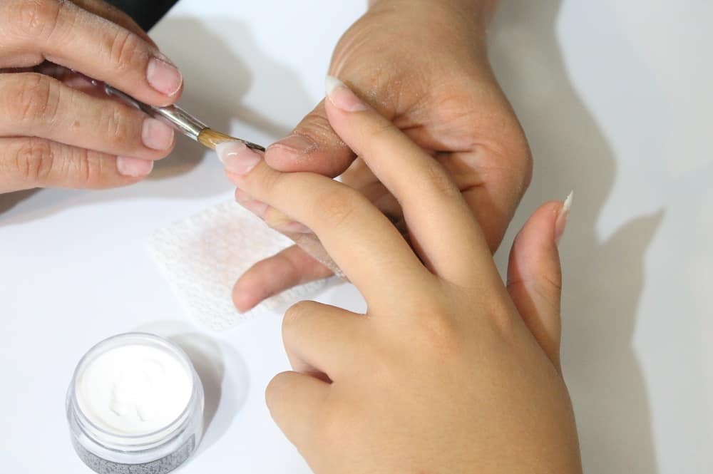 Do's and Don'ts of Using Primers for Acrylic Nails