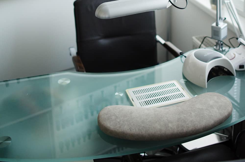 Features to Look For in Manicure Tables