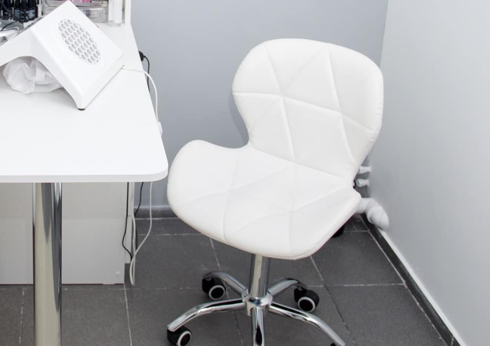 How to Find the Best Nail Tech Chair