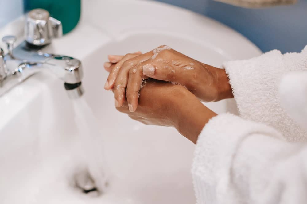 Preparation Before Acrylic Nail Appointment - Wash Hands