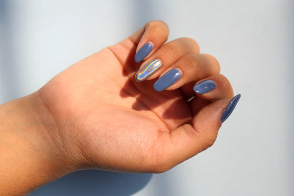 What are Chrome Nails?