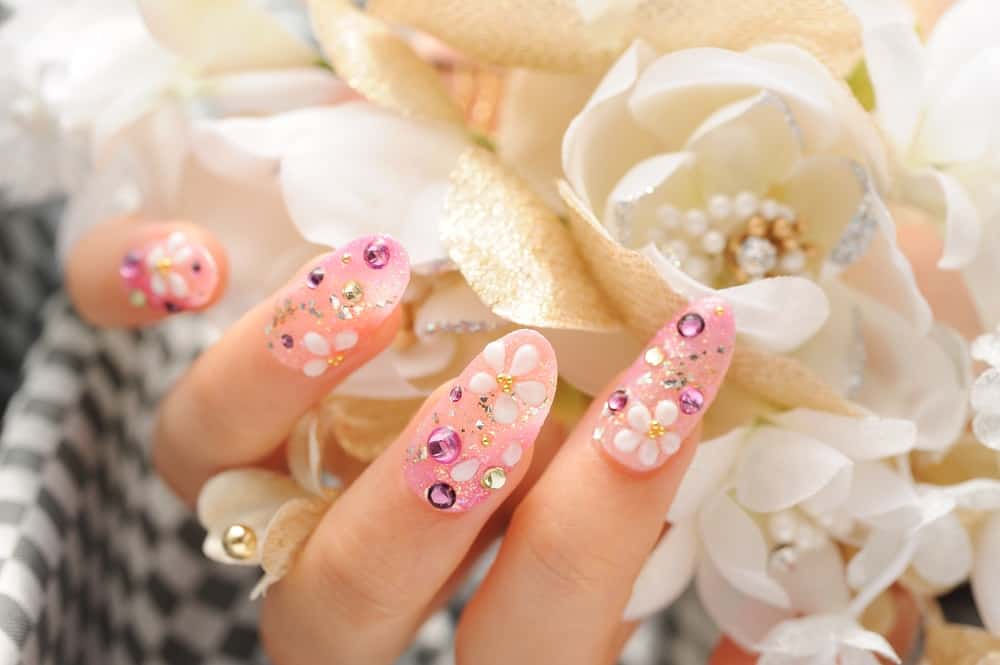suggestion for wearing rhinestone on nails