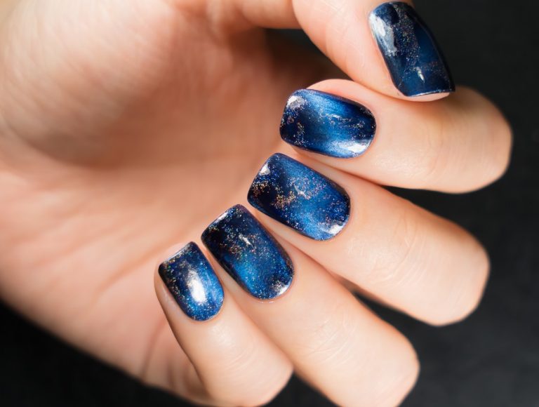 35 Trendy Ways to Wear Navy Blue Nails in 2024 NailDesignCode