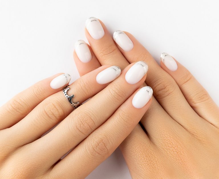 30 Winning Looks With White and Silver Nails NailDesignCode