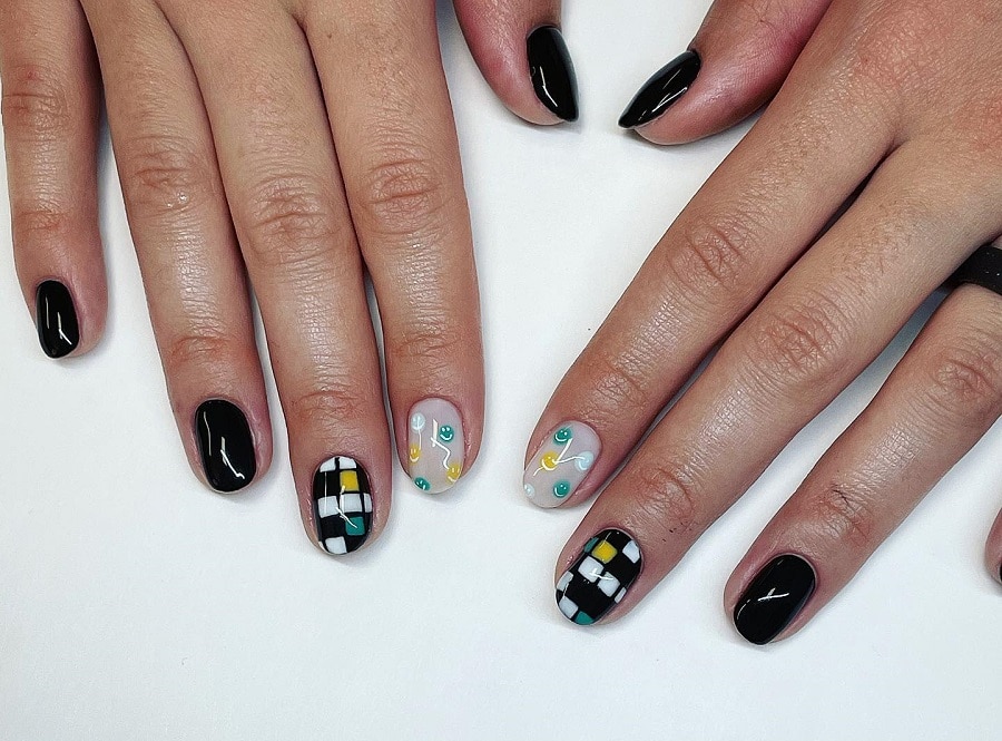 black retro nails