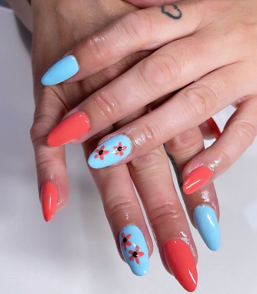 25 Hot Coral Nail Designs for an EyePopping Manicure NailDesignCode