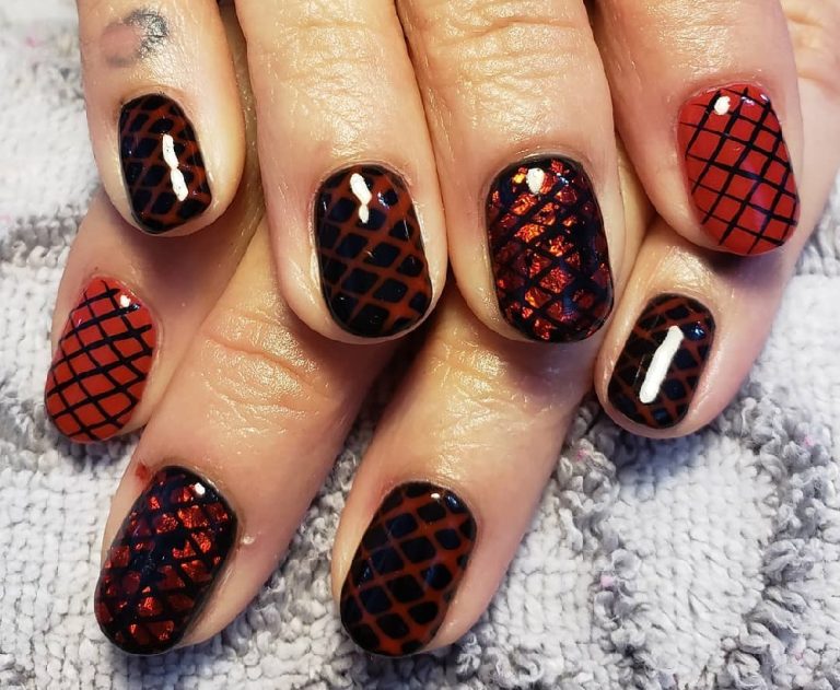 18 Sexy Fishnet Nails for Every Occasion