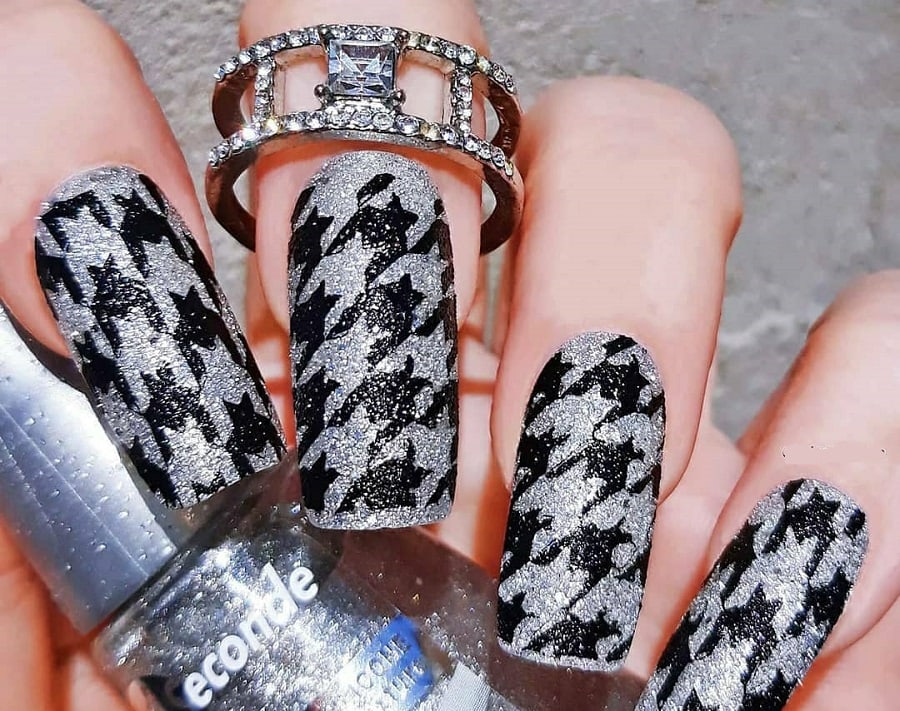 houndstooth glitter nails