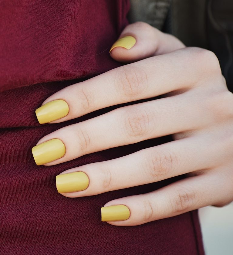 25 Mustard Yellow Nail Ideas to Brighten Up Your Fingertips ...