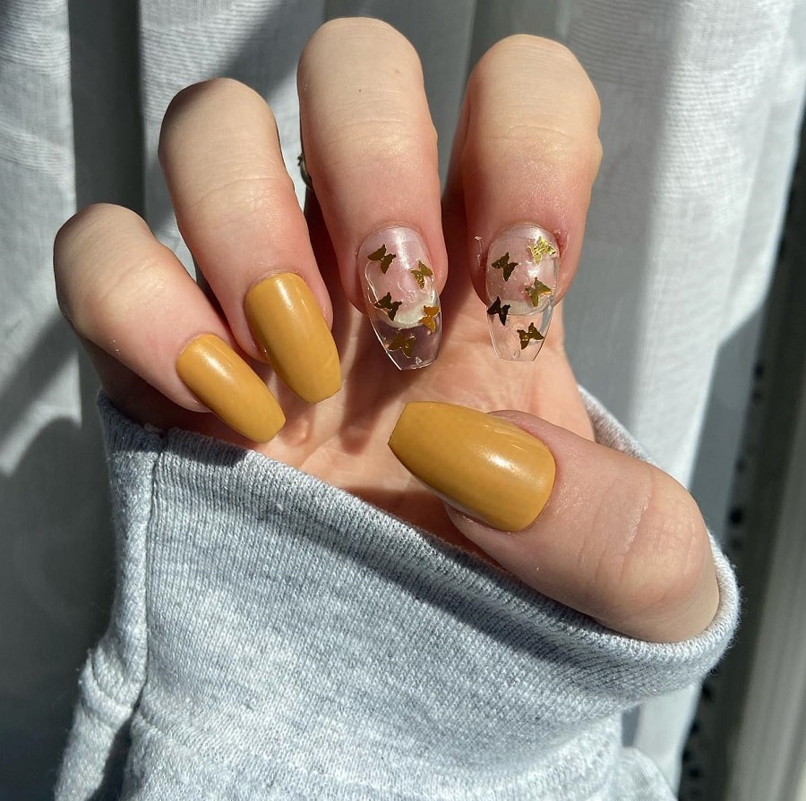 mustard false nails with design