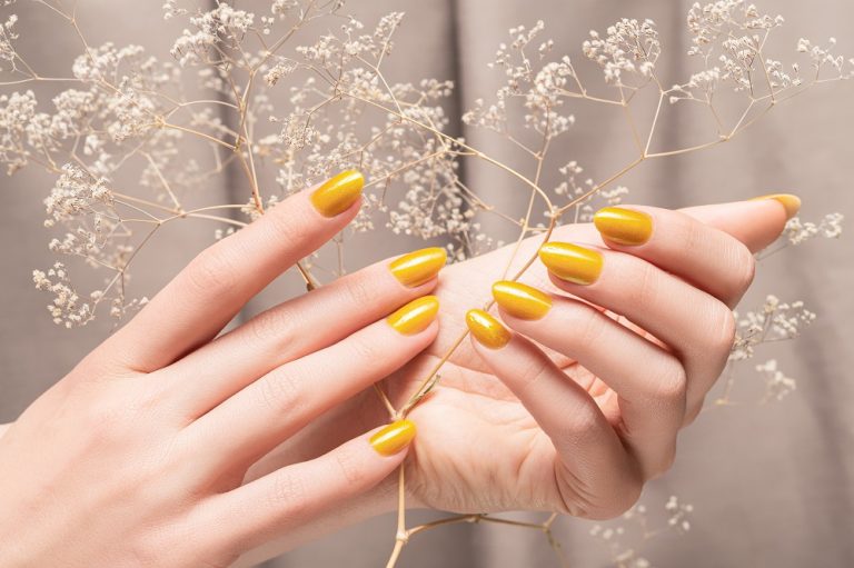 25 Mustard Yellow Nail Ideas to Brighten Up Your Fingertips