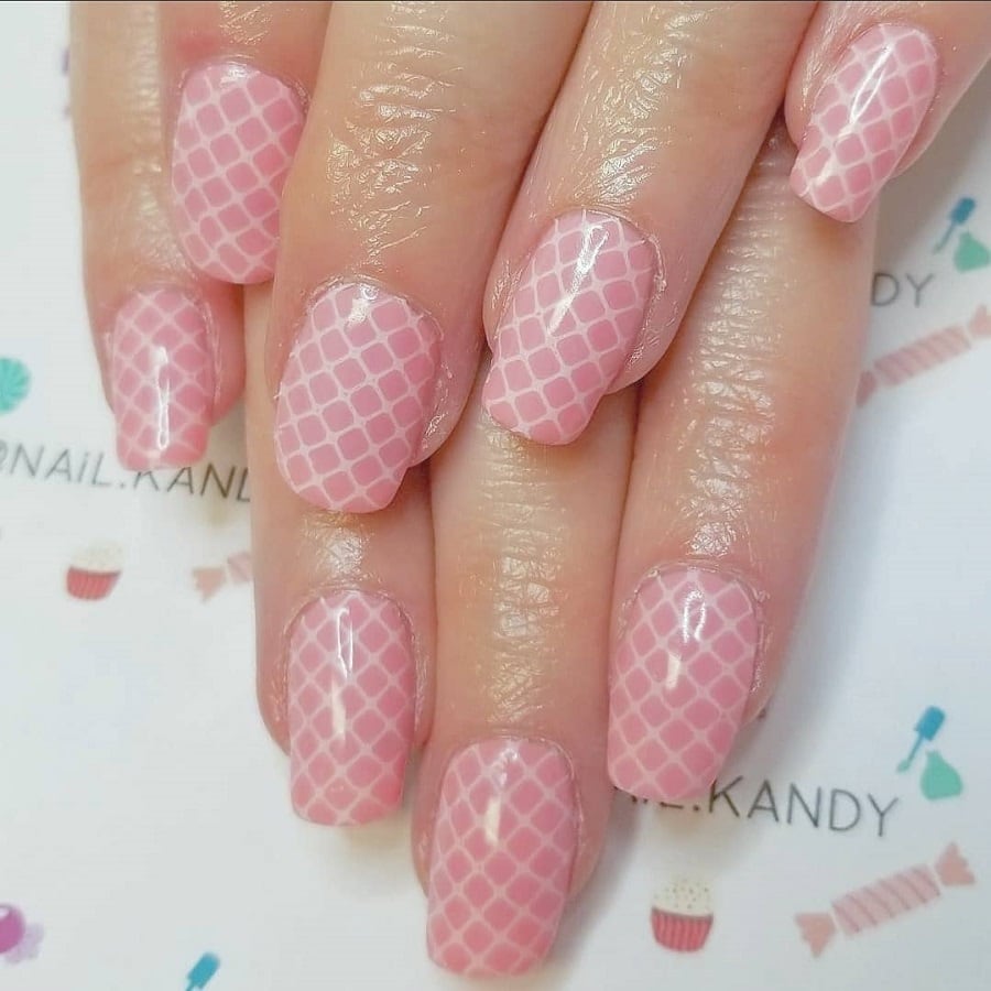 pink fishnet nails