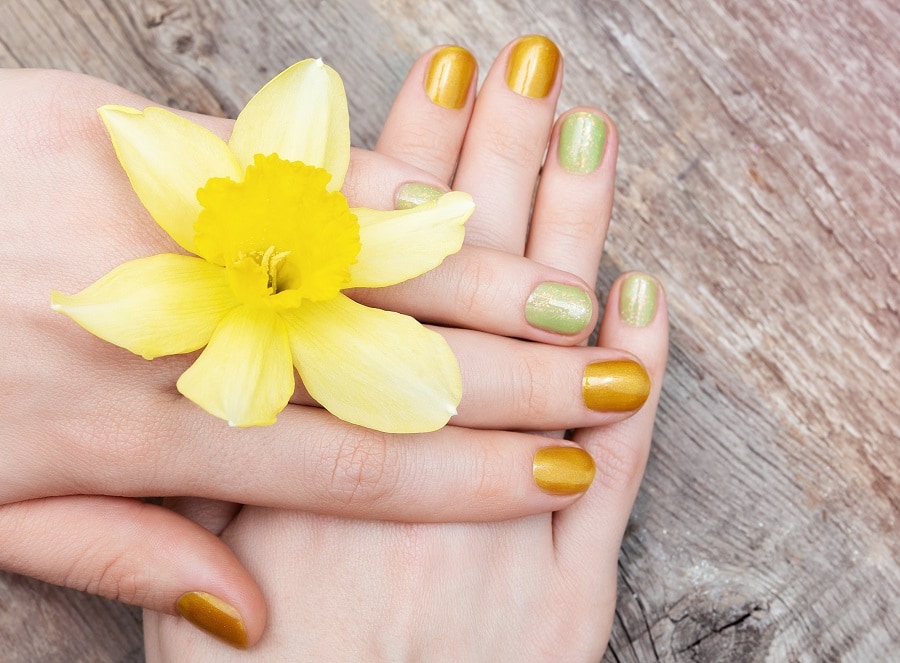 short mustard nails