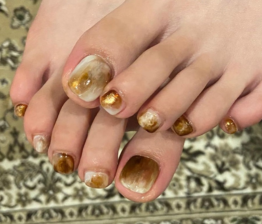 vintage toe nails