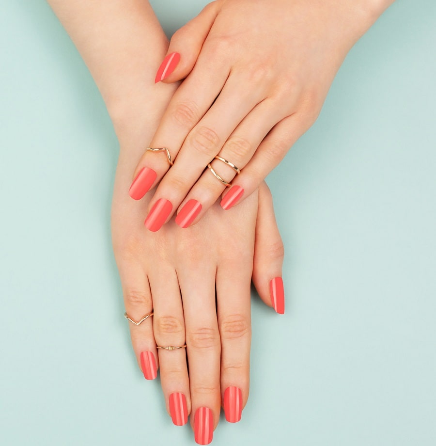 coral nail color for light skin