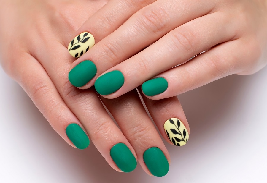 green nail polish color for light skin