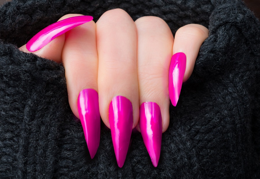 pink stiletto nails for cool skin tone